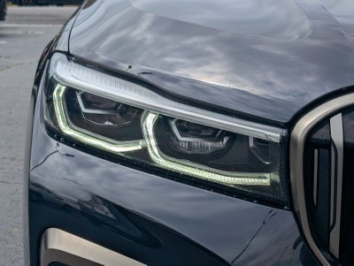 2021 BMW 7 Series M760i
