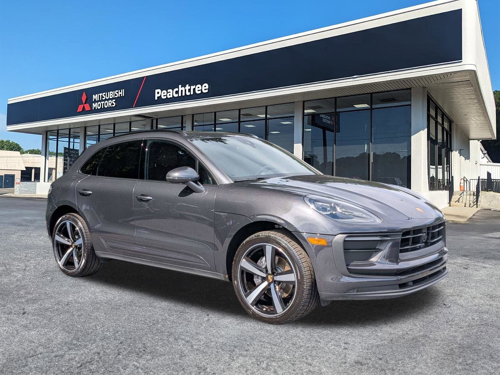 2023 Porsche Macan Base