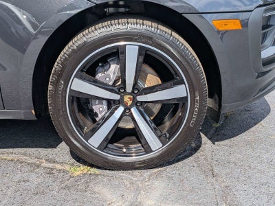 2023 Porsche Macan Base