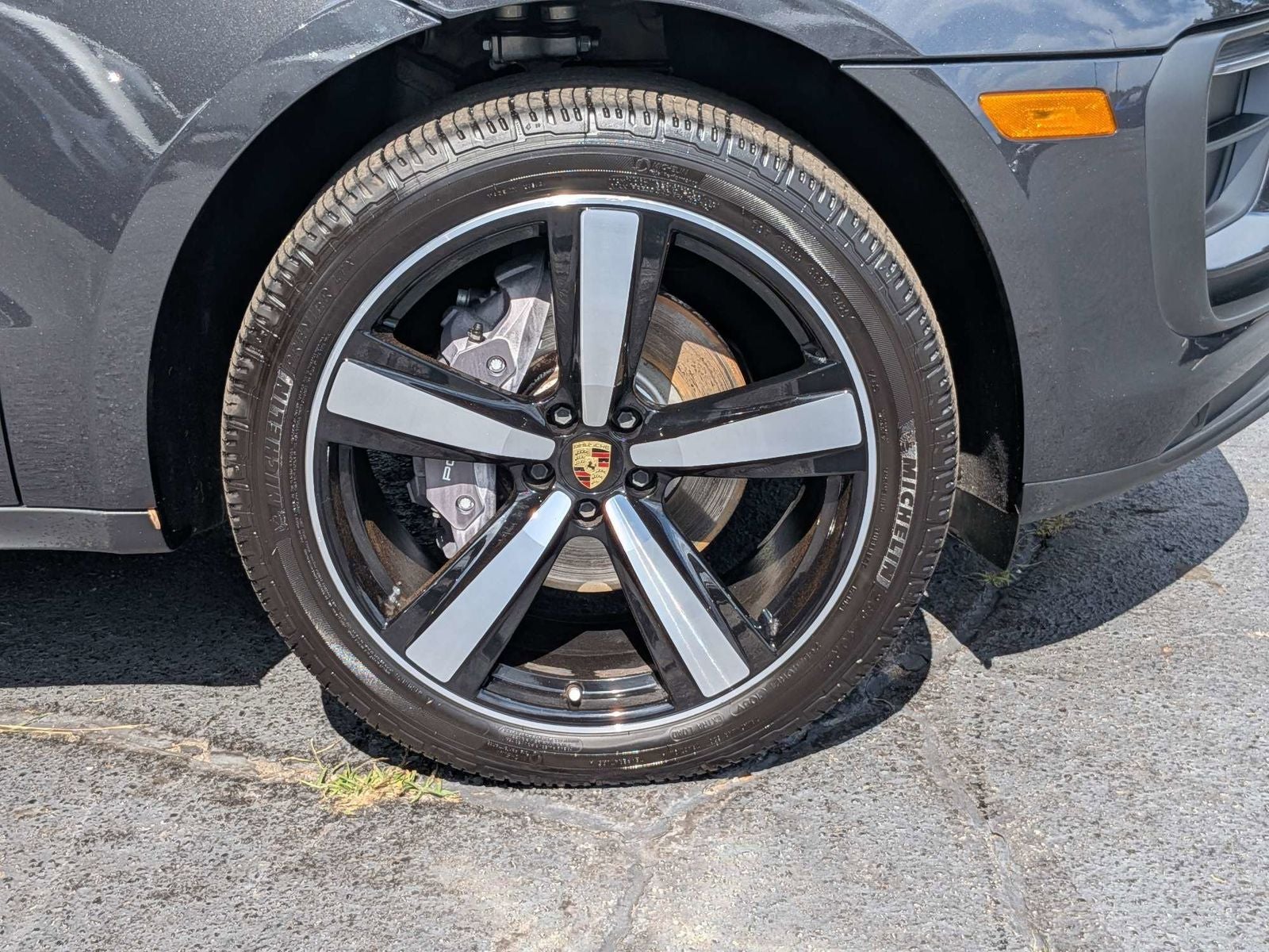 2023 Porsche Macan Base