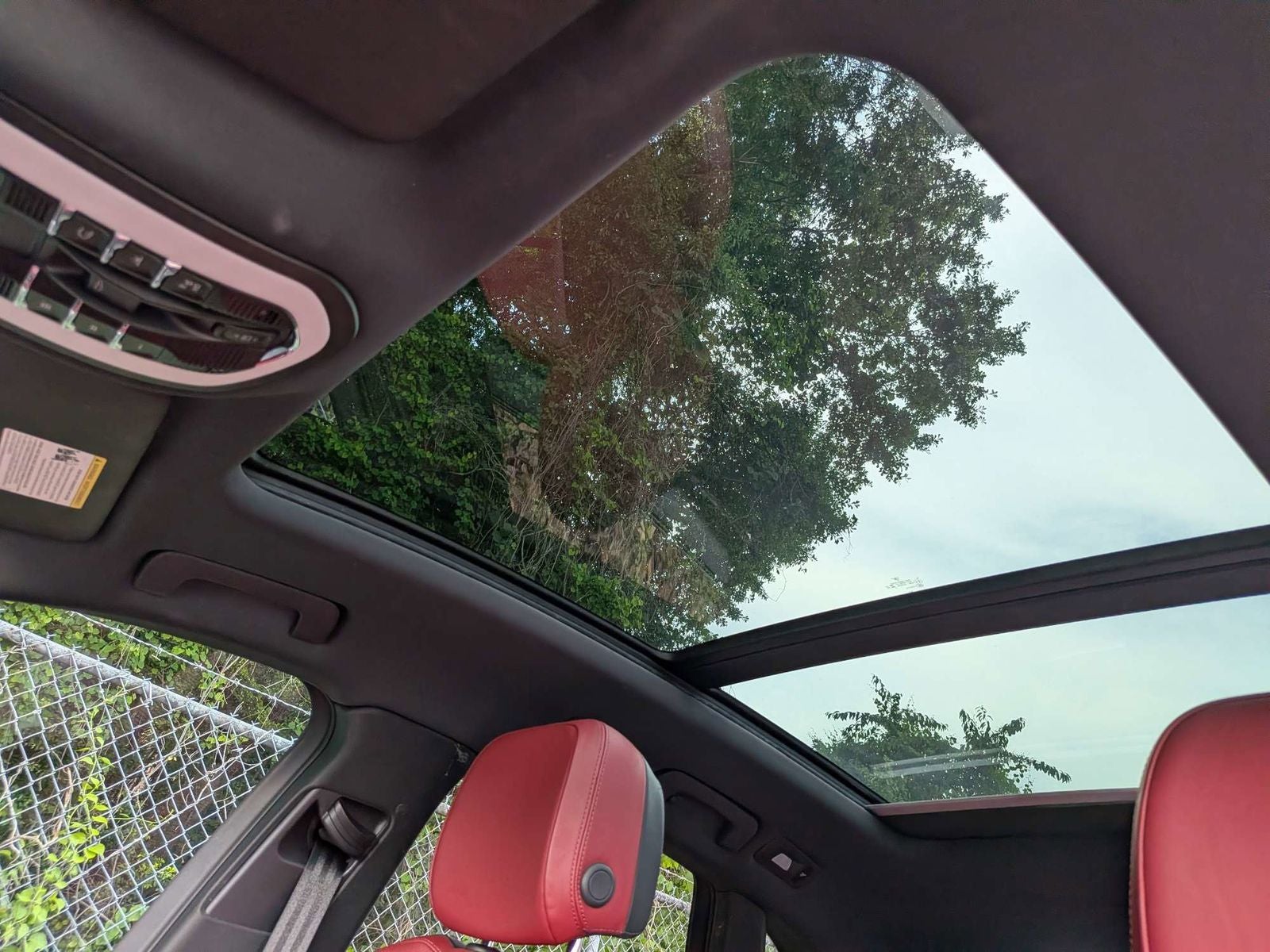 2023 Porsche Macan Base