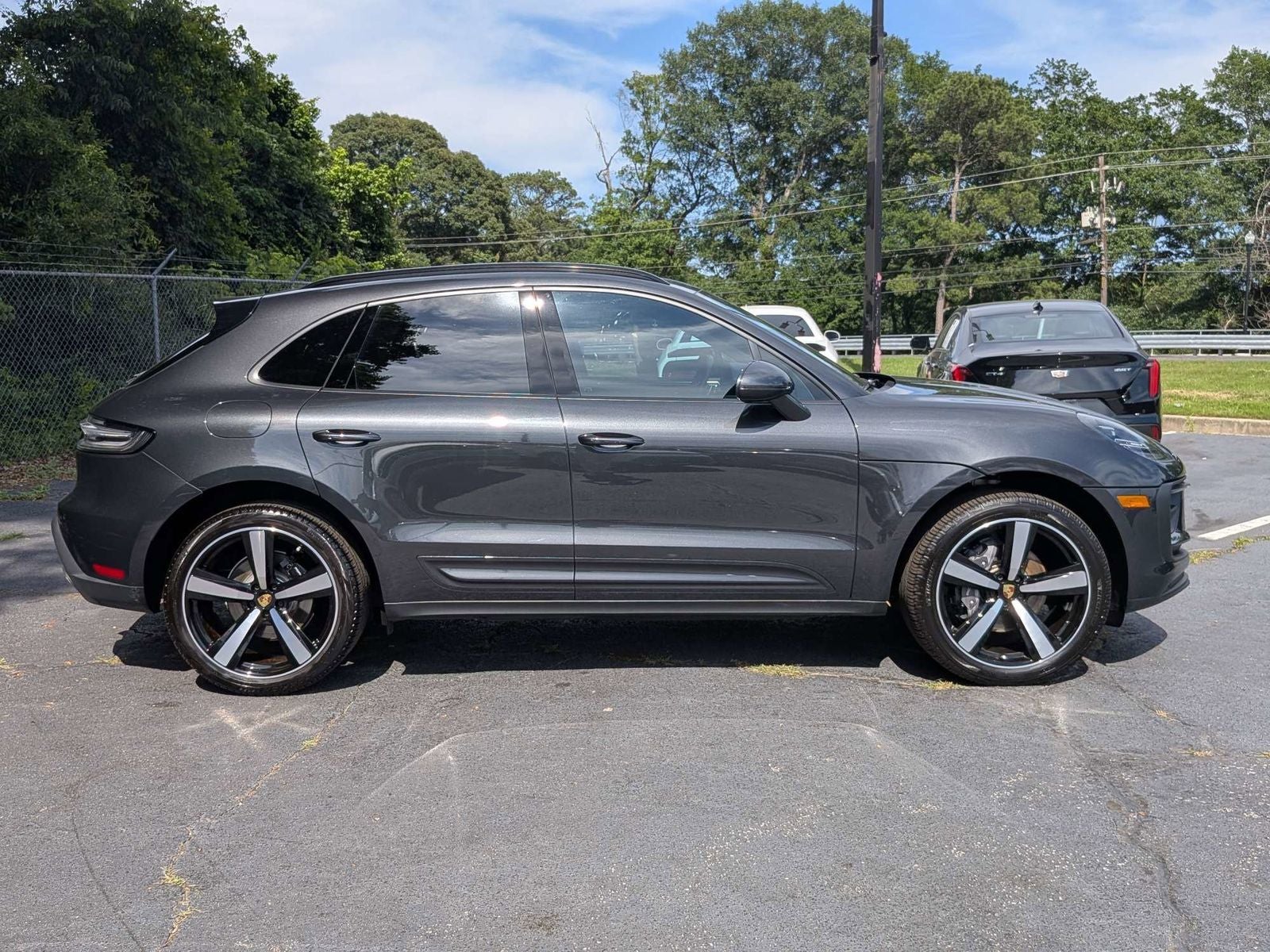 2023 Porsche Macan Base
